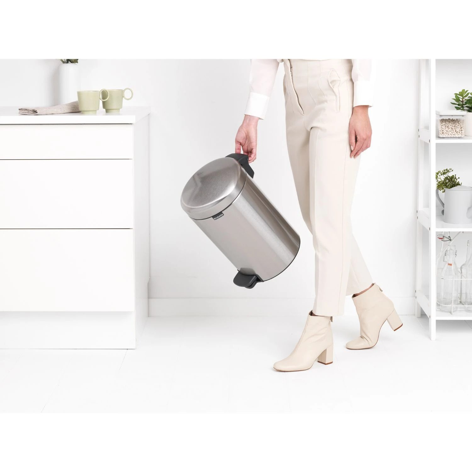 Brabantia Pedaalemmer Newicon 12L Mat Staal 5 Brabantia Pedaalemmer Newicon 12L Mat Staal - Afbeelding 5