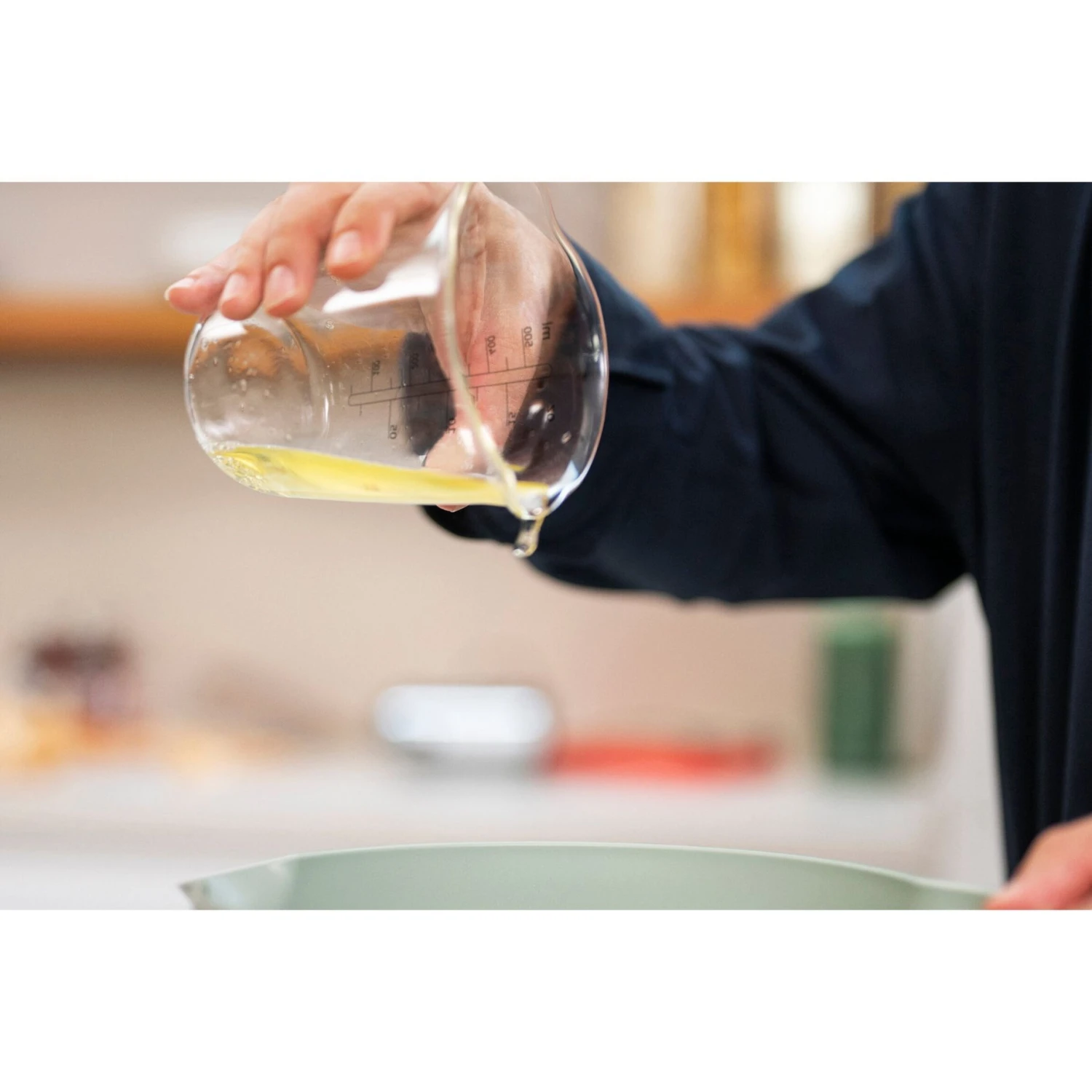 Glas Maatbeker 500ml Met Deksel Nordic Sage 2 Glas Maatbeker 500ml Met Deksel Nordic Sage - Afbeelding 2